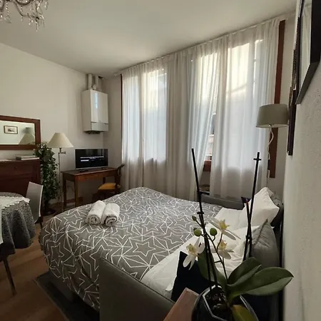 Elegant アパート *