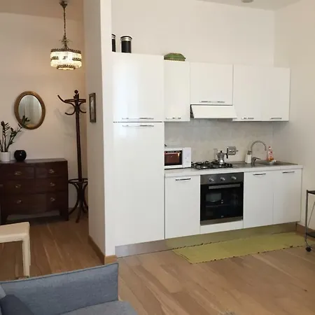Elegant Apartment *